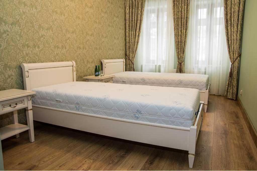 Palac Mysleta Uzdowo Chambre photo