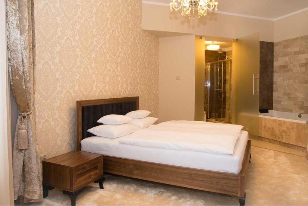 Palac Mysleta Uzdowo Extérieur photo